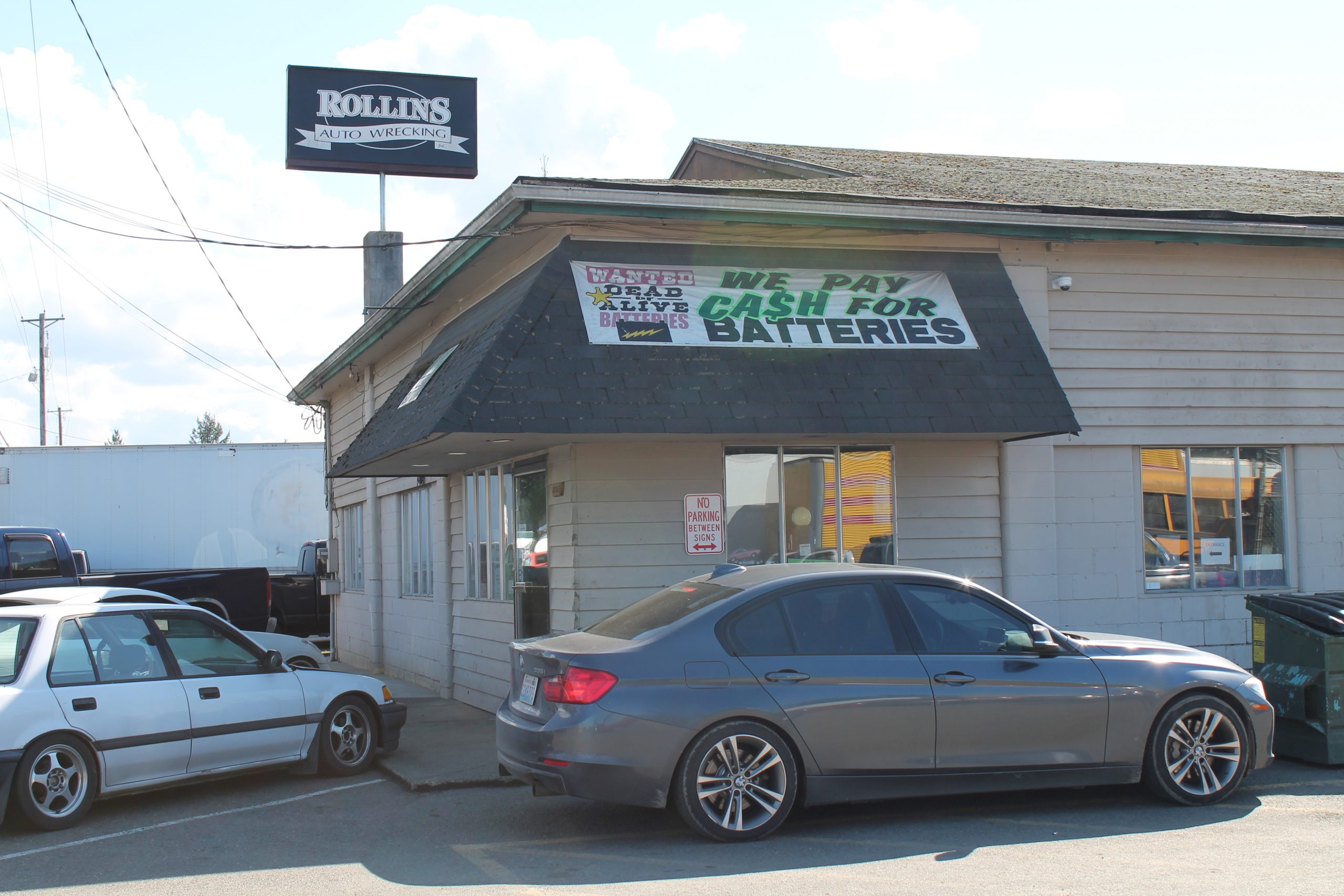 Retail Used & New Parts & Branded Title Vehicles in Spanaway